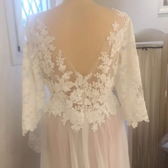 Beautiful Sadoni wedding dress, nude slip with handmade lace and chiffon dress. - Picture 6 of 8